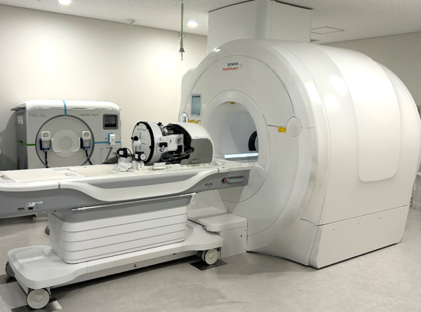 シーメンスのMRI 「MAGNETOM Lumina」が本態性振戦等の治療向け集束超音波治療器との併用可能に